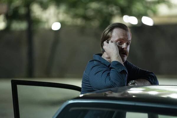 Outsider - Dark Uncle - Z filmu - Jeremy Bobb