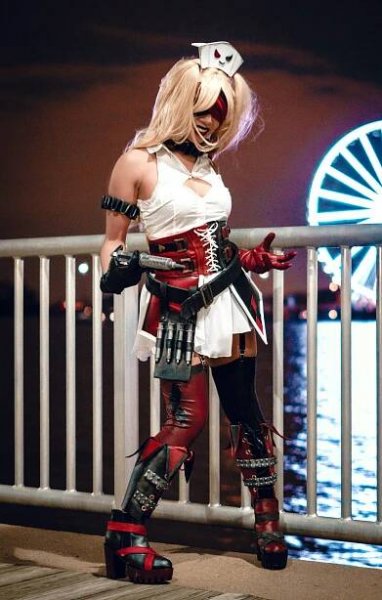 Maweezy's Harley Quinn Cosplay Is Creative and Sexy - Playboy