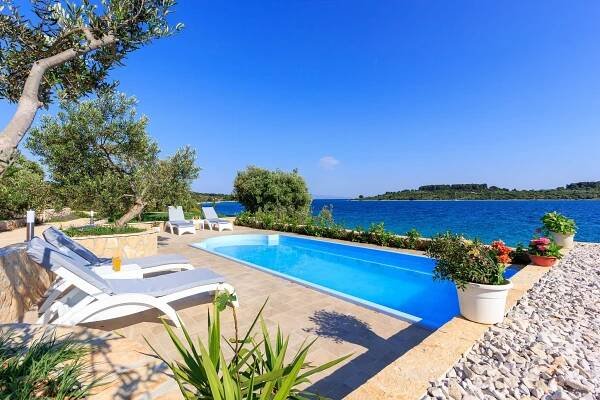 Luxusvilla A Tenger Mellett Medencével Öböl Siroka, Ciovo - 11749 Široka