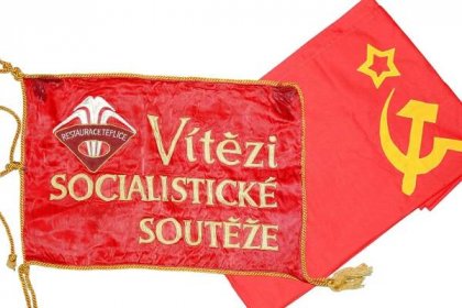 Restaurace Teplice za lepší Socialistické pohostinství + Ruská vlajka