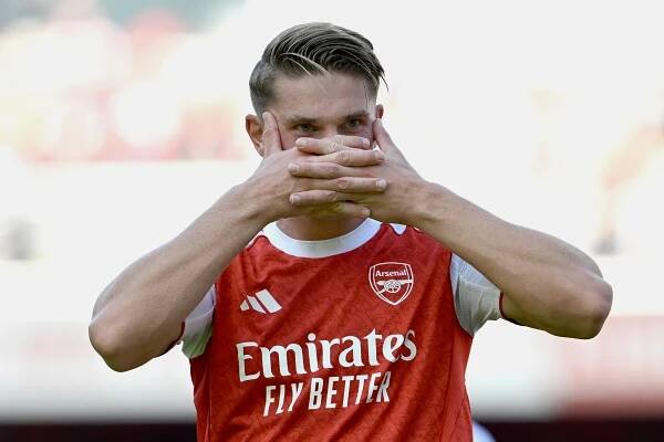 LONDON, ENGLAND - AUGUST 09: Viktor GyÃ¶keres of Arsenal celebrates scoring his team's first goal during the pre-season friendly match between Arsenal and Athletic Club at Emirates Stadium on August 09, 2025 in London, England. (Photo by Stuart MacFarlane/Arsenal FC via Getty Images)