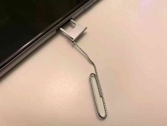 Jak vyjmout SIM kartu z vašeho iPhone 2