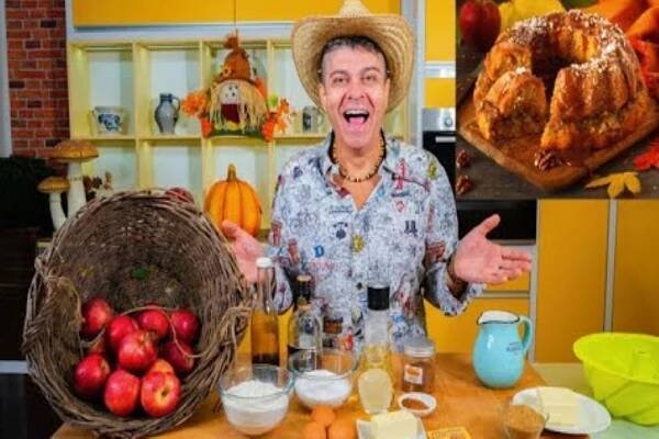 Bábovka s jablky a karamelovou polevou