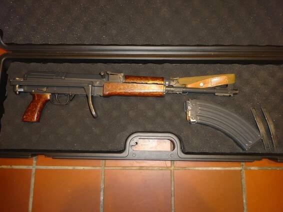 Znehodnocený samopal vz 58.-Sklopka