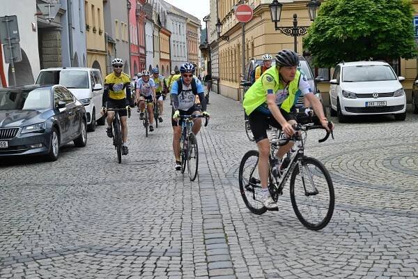 2024 - Cyklisté podpořili nemocné děti | Archiv aktualit | Město Hranice