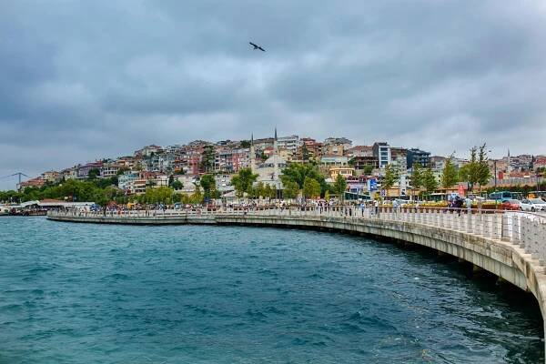Malebný Výhled Na Nábřeží Istanbulu A Bosporu · Základová fotografie zdarma