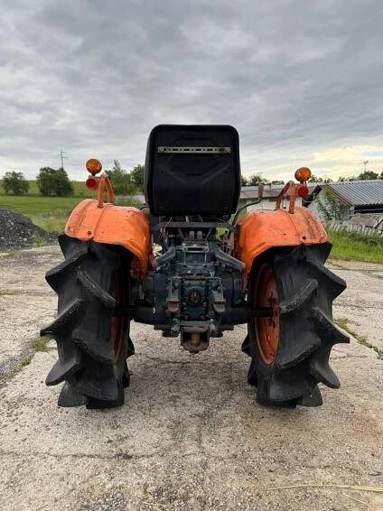 Japonský malotraktor KUBOTA B7001 - MalotraktorShop