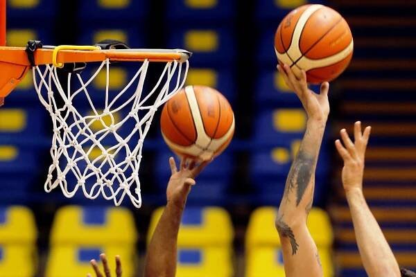 Problémy s míči podle basketbalistů zápas se... | iROZHLAS - spolehlivé zprávy