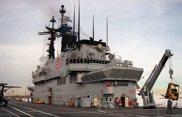 c-551 its giuseppe garibaldi aircraft carrier italian navy marina militare 53