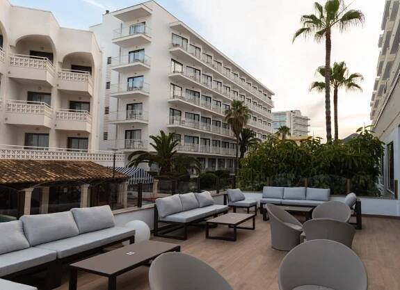 Letecky na Mallorcu: 3* hotel přímo u písčité pláže s all inclusive v ceně
