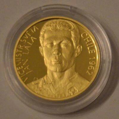 Au mince "Československé fotbalové legendy" JAN LÁLA, vč.hřiště - Numismatika