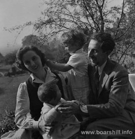 Oscar Nemon and family 1940s