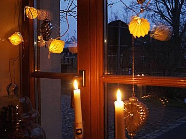 Vánoční světelná dekorace do okna