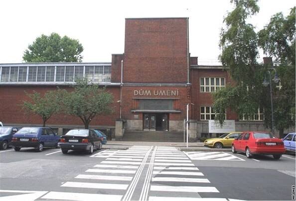 Ostravský Dům umění se kvůli opravě do podzimu zavírá