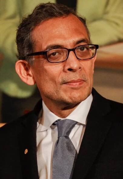 Abhijit Banerjee: *21.2.1961, americký ekonom indického původu, laureát Nobelovy ceny
