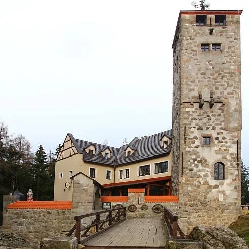 Liberecká výšina: hotel, restaurace i rozhledna | Slevomat.cz