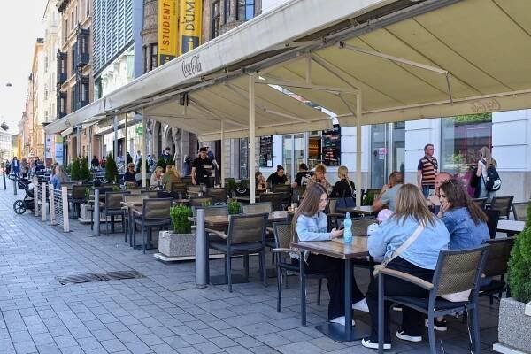 V centru Brna začala sezóna restauračních zahrádek : Brno-střed