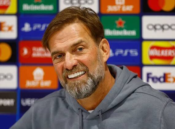"Volá zubař!" Klopp perlil, kvůli telefonu přerušil tiskovku před šlágrem