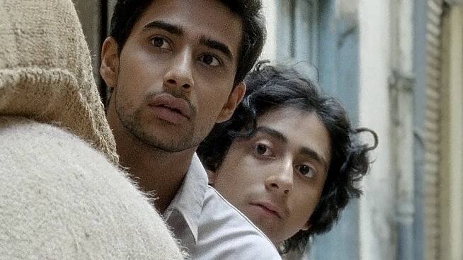 Umrika - Z filmu - Suraj Sharma, Tony Revolori