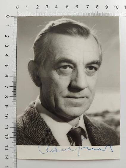 Adolf FIlip - originální autogram na fotografii
