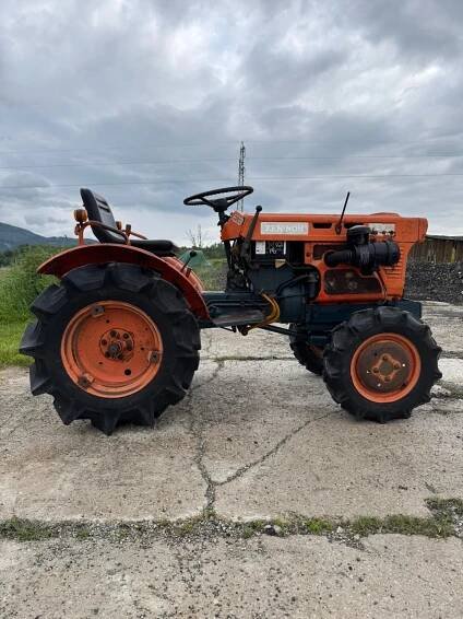 Japonský malotraktor KUBOTA B7001 - MalotraktorShop