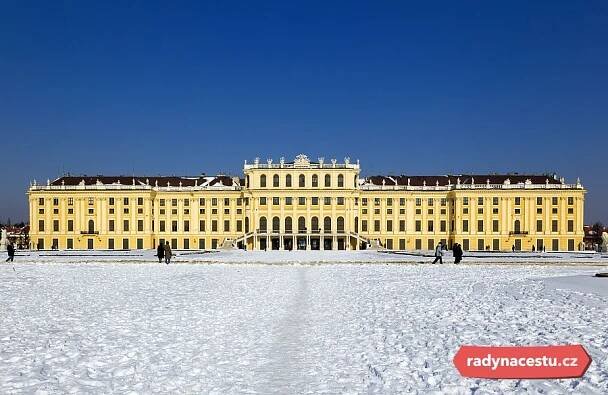 Zájezd | Adventní Vídeň + SCHÖNBRUNN + HUNDERTWASSERHAUS | Radynacestu.cz