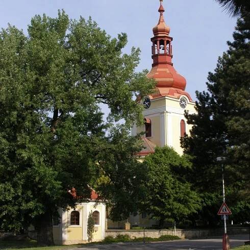 Milovice u Hořic - kostel sv. Petra a Pavla