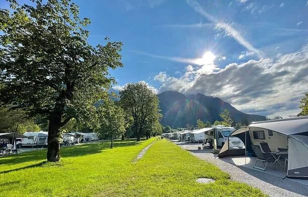 Nejlepší zimní kempy v Rakousku pro lyžování, běžky, sáňkování i pěší túry – CamperLIFE.cz