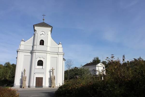 Těšínské Slezsko: Křivý kostel a unikátní dřevěnka