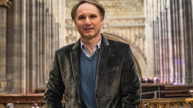 Spisovatel Dan Brown si prohlédl také katedrálu sv. Víta na Pražském hradě. A...