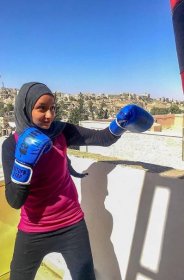 Kopftuch und Boxhandschuhe - Jordaniens Frauen schlagen zurück (2021)