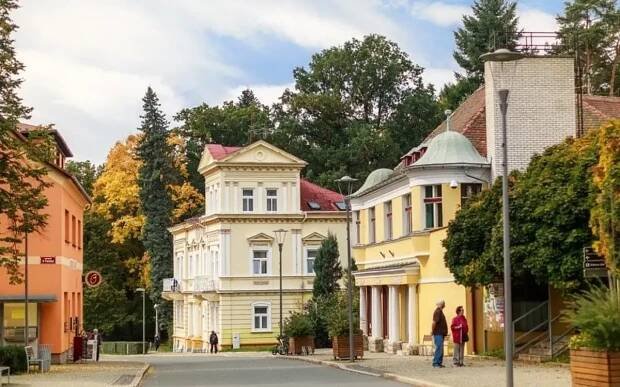 Ckmetal.cz: Konstantinovy Lázně, Lázeňský dům... - Skrz.cz