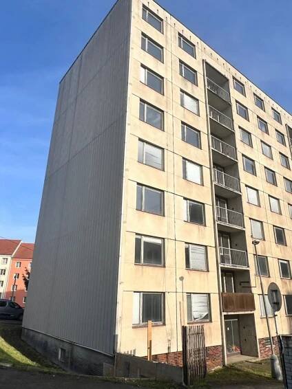 Výjimečný investiční projekt panelový dům se dvěma vchody v lokalitě Klíše, vč. cca 1200m2 pozemků | Reality.iDNES.cz 