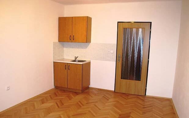 Pronájem bytu 1+0 v Táboře, 5 500 Kč/měs