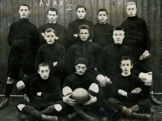 File:AFC Ajax 1900-1901.jpg - Wikimedia Commons