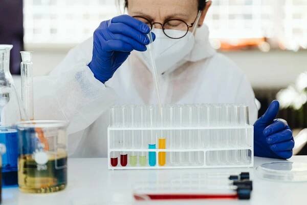 bezplatná Základová fotografie zdarma na téma analytická chemie, barevné kapaliny, bezpečnost Základová fotografie