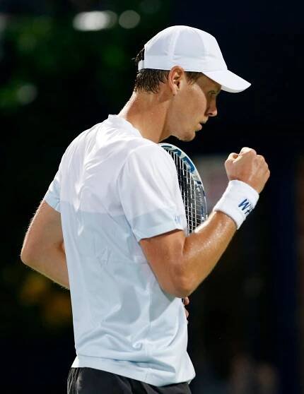 ŽIVĚ Berdych - Dolgopolov 6:4, 7:6, Berdych je v semifinále