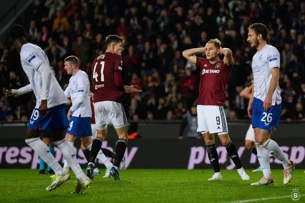 S Rangers nerozhodně | sparta.cz