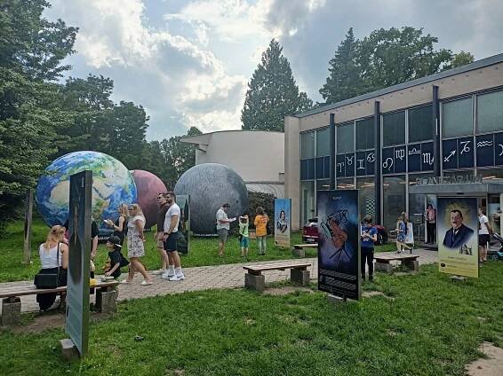 Komiksová výstava ukrývá možnost pojmenovat planetku ve vesmíru