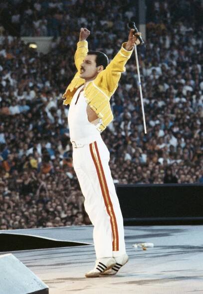 New intimate photos reveal Freddie Mercury’s private world