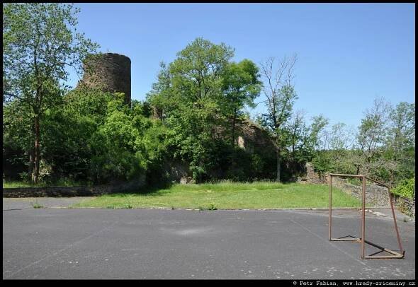 Hrady, tvrze, zámky a zříceniny – Fotografie z roku 2025 – 13.část / hrady-zriceniny.cz