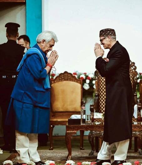 SRK Pays Tribute to Saroj Khan - India Daily Digital