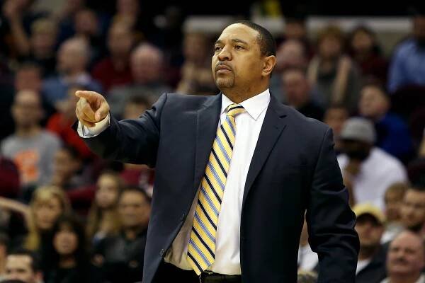 Mark Jackson coaches during a December 2013 game for the Warriors.