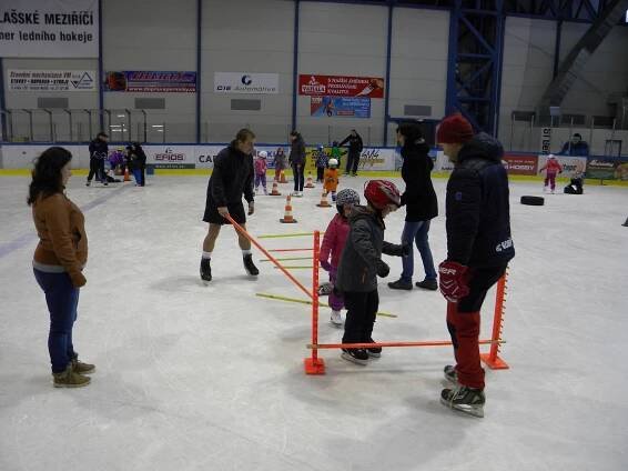 Škola bruslení zahájena HC Bobři Valašské Meziříčí