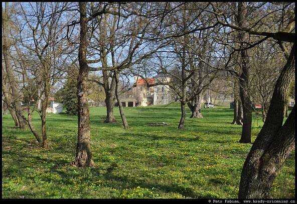 Dlažkovice – fotografie / hrady-zriceniny.cz