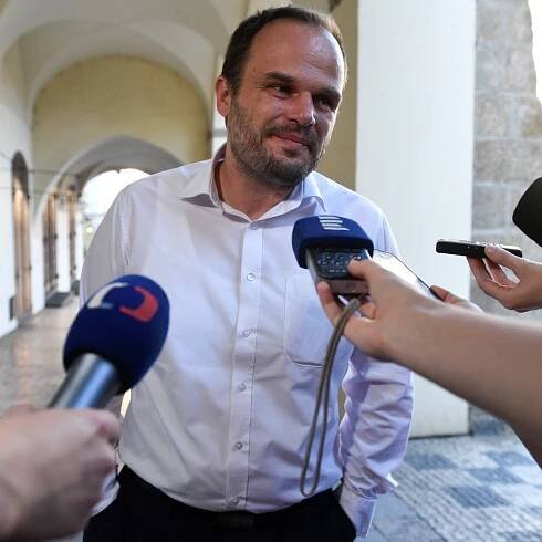 ČSSD na sjezdu změnila po třiceti letech název. Předsedou zůstává Šmarda