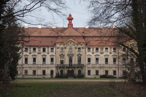 Fotogalerie – Zámek Měšice u Prahy