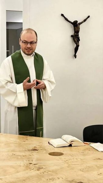 Kněz, lékař a řádový bratr Martin Moravec - sněmovní kaplani