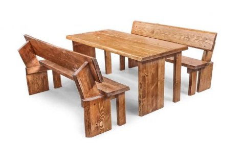 nábytek ze dřeva