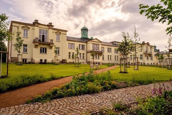 Hotel Zámeček - Lázně Poděbrady | Lázně Travel